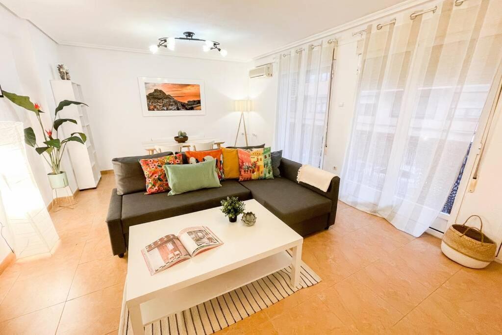 Coqueto Y Amplio Apartamento A 15 Min De La Playa 알리칸테 외부 사진